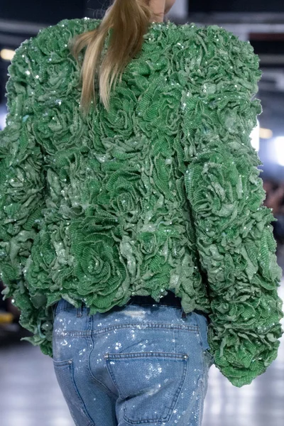 Look 147